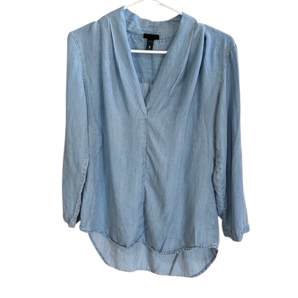 Chambray Mossimo. V-Neck Blouse. Longer in Back. Roll up sleeves